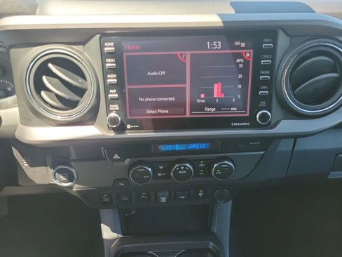 Used 2022 Toyota Tacoma TRD Sport w/ Technology Package image 22