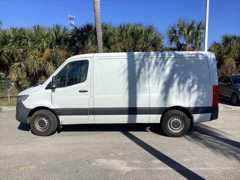 Used 2022 Mercedes-Benz Sprinter 1500 image 14
