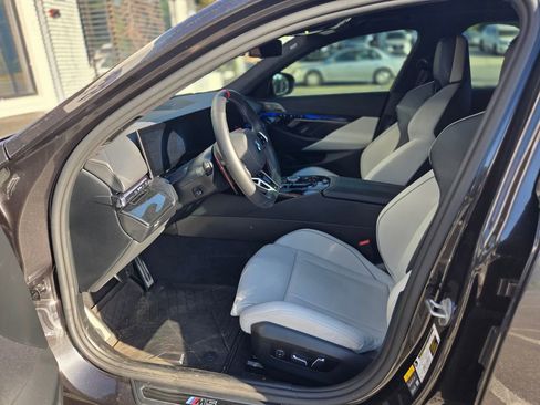 Used 2025 BMW M5 Touring AWD/4WD image 5