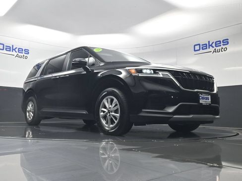 Certified 2024 Kia Carnival LX FWD image 35
