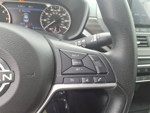 Certified 2025 Nissan Altima 2.5 SV FWD image 28