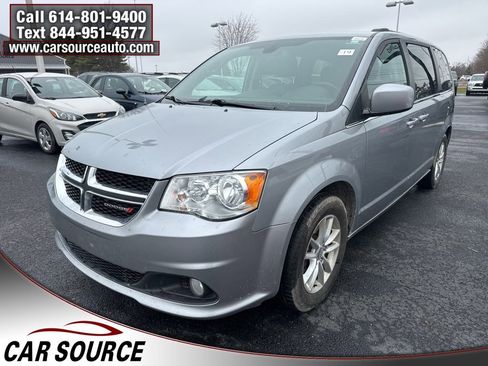 Used 2019 Dodge Grand Caravan SXT image 2