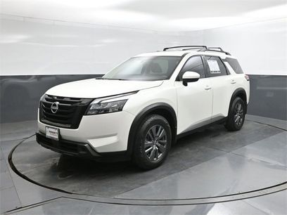 Used 2024 Nissan Pathfinder SV w/ SV Premium Package