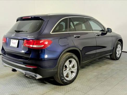 Used 2017 Mercedes-Benz GLC 300 4MATIC image 7