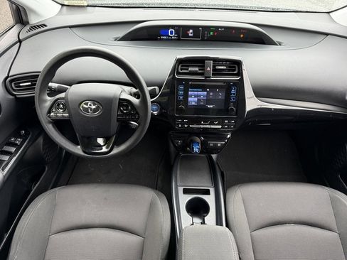 Used 2019 Toyota Prius L Eco w/ Carpet Mat Package image 19