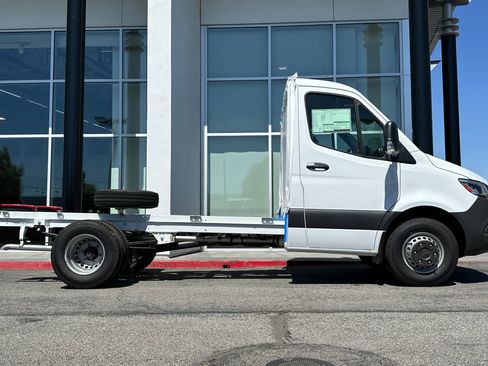 New 2024 Mercedes-Benz Sprinter 4500 image 7