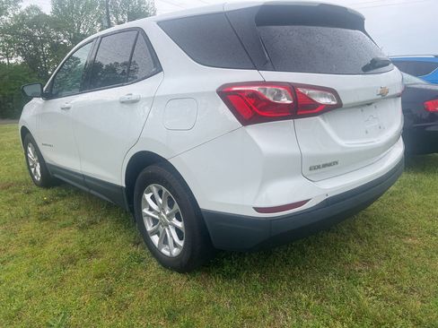 Used 2019 Chevrolet Equinox LS w/ LS Convenience Package image 6