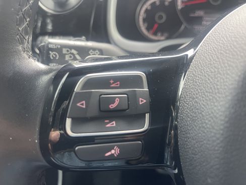 Used 2013 Volkswagen Beetle TDI image 27