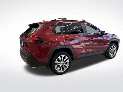 Used 2023 Toyota RAV4 XLE Premium image 7