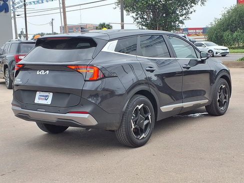 Used 2026 Kia Sportage EX FWD image 8