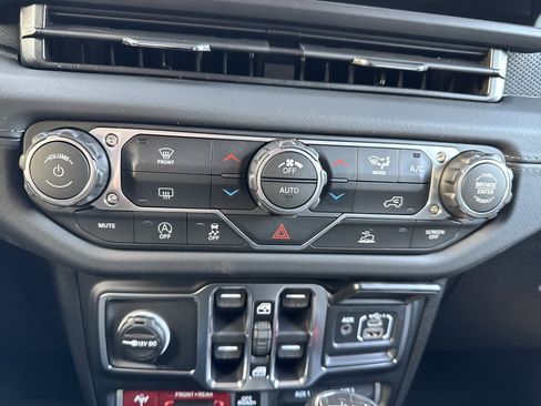 New 2026 Jeep Wrangler Unlimited Rubicon w/ Dual Top Group image 18