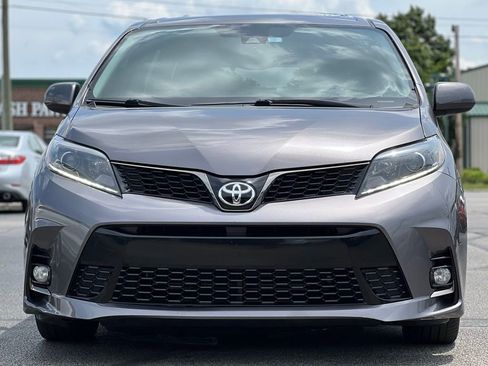 Used 2020 Toyota Sienna SE Premium image 9