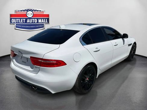 Used 2017 Jaguar XE Premium RWD image 3