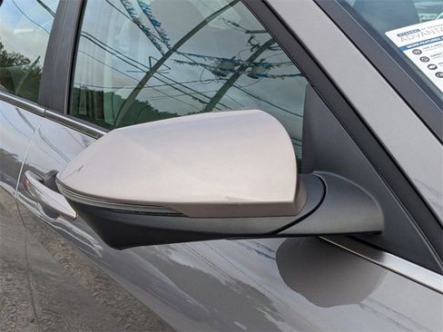 New 2025 Hyundai Elantra Limited FWD image 10