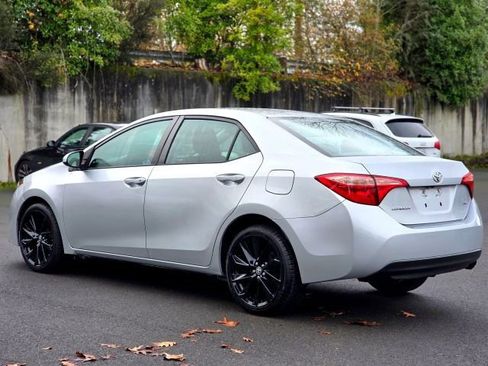 Used 2019 Toyota Corolla LE image 5