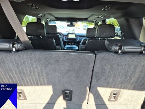 Used 2022 Chevrolet Tahoe Z71 w/ Luxury Package AWD/4WD image 33