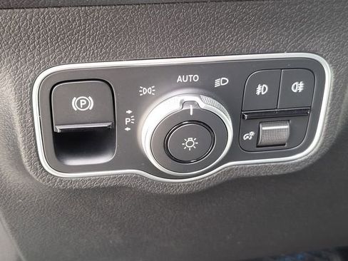 New 2025 Mercedes-Benz GLB 250 4MATIC image 19