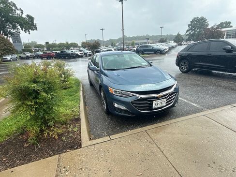 Used 2024 Chevrolet Malibu LT FWD image 3