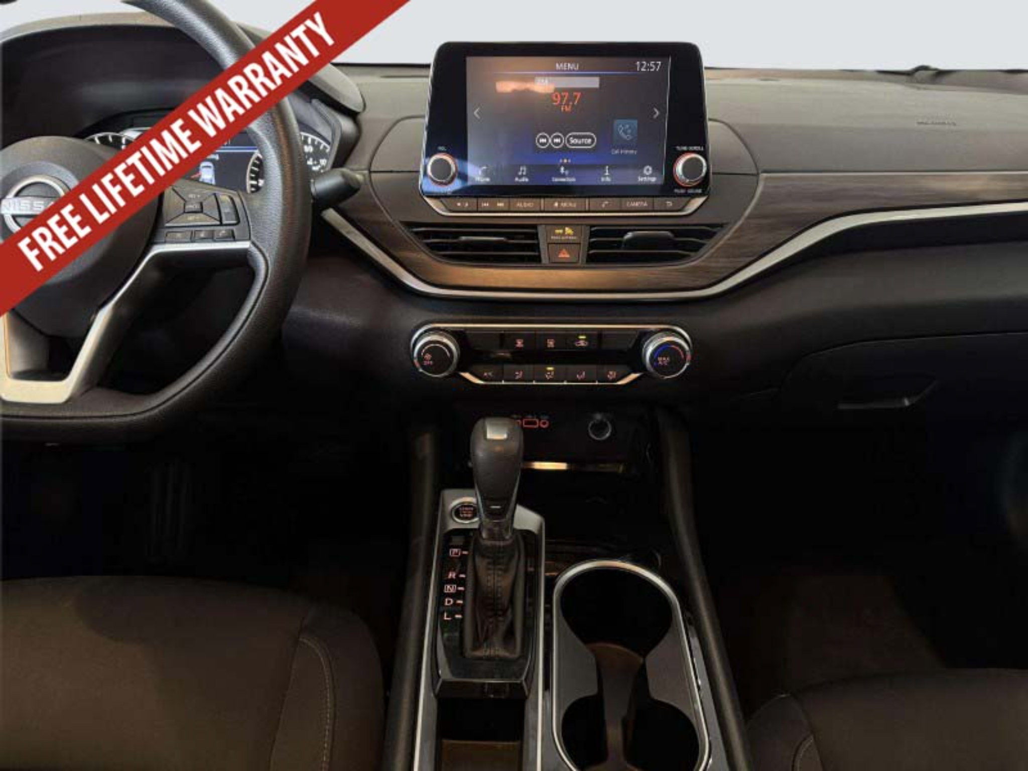 Used 2024 Nissan Altima 2.5 SV FWD image 23