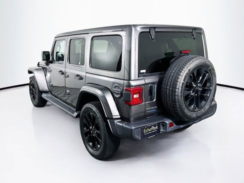 Used 2025 Jeep Wrangler Unlimited Sahara AWD/4WD image 5