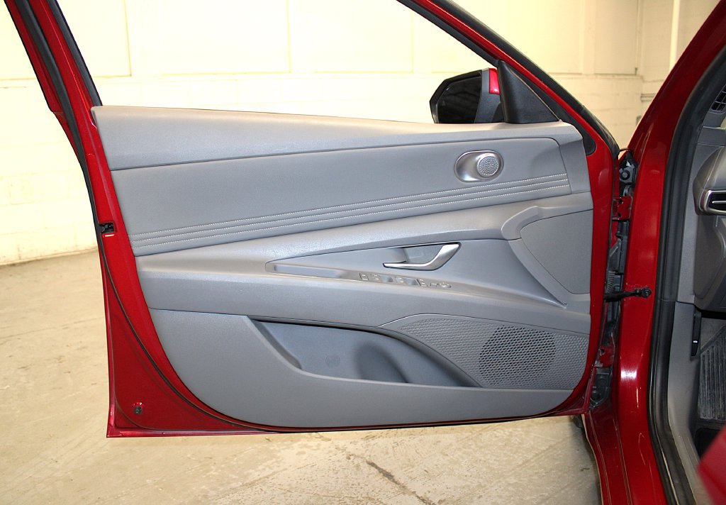 Used 2021 Hyundai Elantra SEL w/ Convenience Package FWD image 26