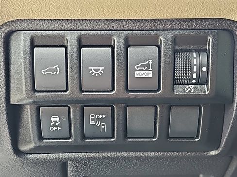 Used 2021 Subaru Ascent Limited w/ Popular Package #2 AWD/4WD image 33
