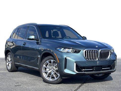 New 2026 BMW X5 xDrive50e w/ Climate Comfort Package image 2