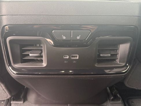 Used 2025 GMC Sierra 2500 AT4X AWD/4WD image 18