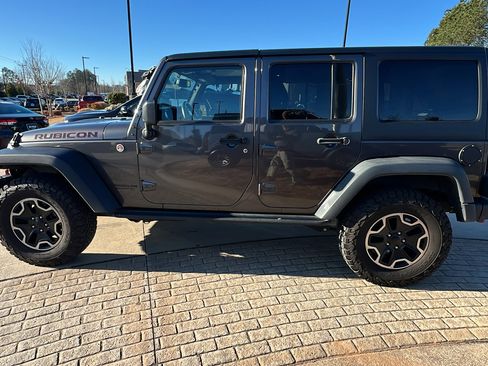 Used 2014 Jeep Wrangler Unlimited Rubicon image 11