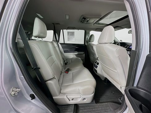 Used 2018 Honda Pilot Touring image 31