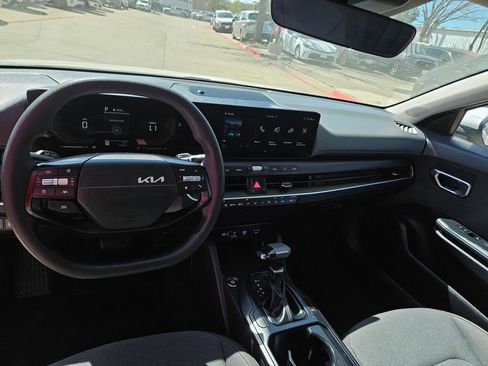 Used 2025 Kia K4 LXS FWD image 16