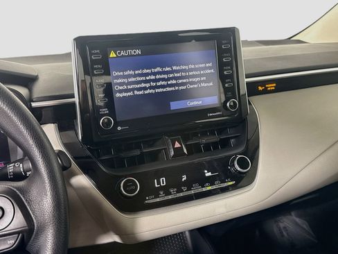 Used 2021 Toyota Corolla LE FWD image 18