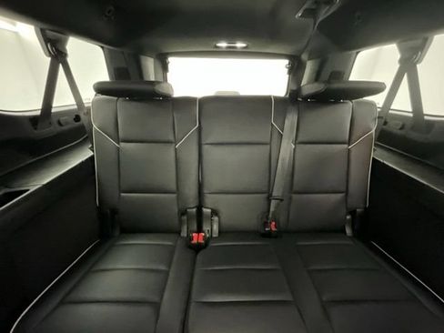 Used 2023 Cadillac Escalade ESV Premium Luxury AWD/4WD image 9
