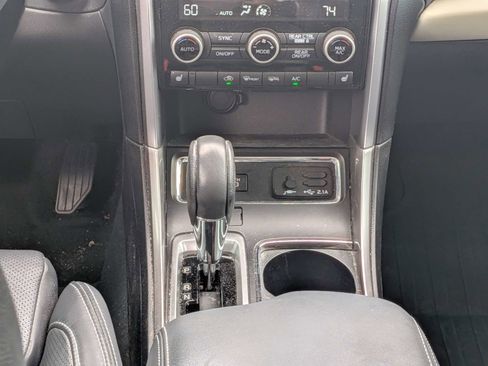 Used 2022 Subaru Ascent Limited AWD/4WD image 19