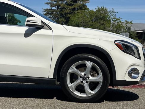 Used 2018 Mercedes-Benz GLA 250 4MATIC image 34