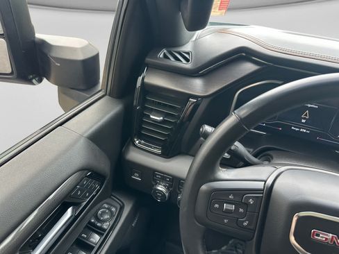 Used 2024 GMC Sierra 2500 AT4 w/ AT4 Premium Plus Package AWD/4WD image 29