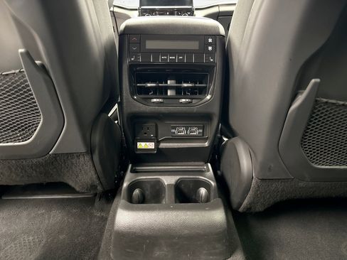 Used 2023 Jeep Grand Cherokee L Limited w/ Black Appearance Package image 19