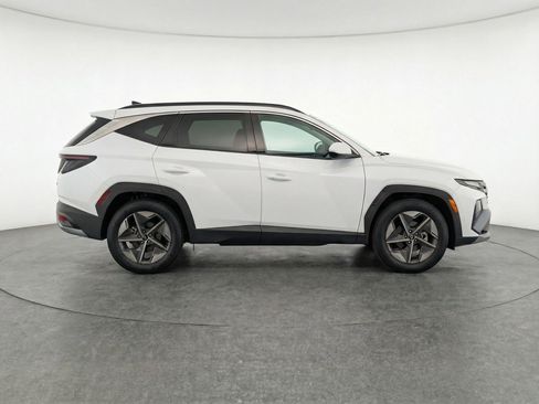 Used 2025 Hyundai Tucson SEL image 11