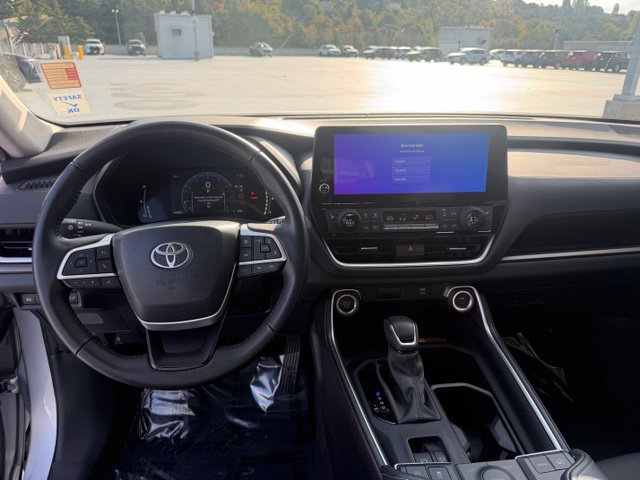 Certified 2024 Toyota Grand Highlander AWD image 18