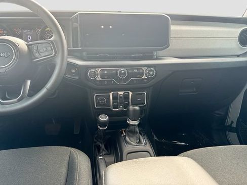 Used 2024 Jeep Wrangler Unlimited Sport AWD/4WD image 17