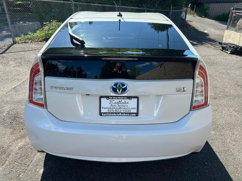 Used 2013 Toyota Prius Four FWD image 6