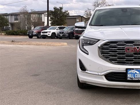 Used 2018 GMC Terrain Denali w/ Advanced Safety Package image 10
