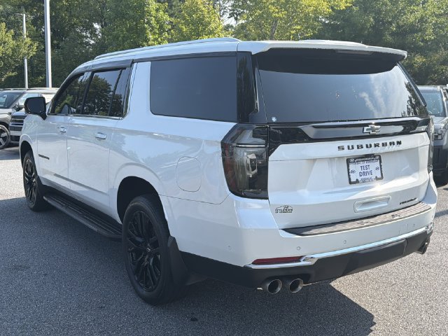 Used 2025 Chevrolet Suburban Premier AWD/4WD image 6
