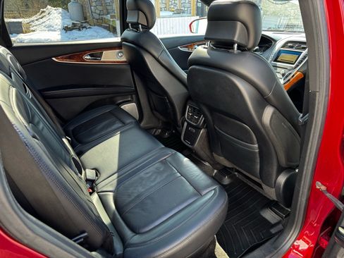 Used 2017 Lincoln MKX Reserve w/ Luxury Package AWD/4WD image 25