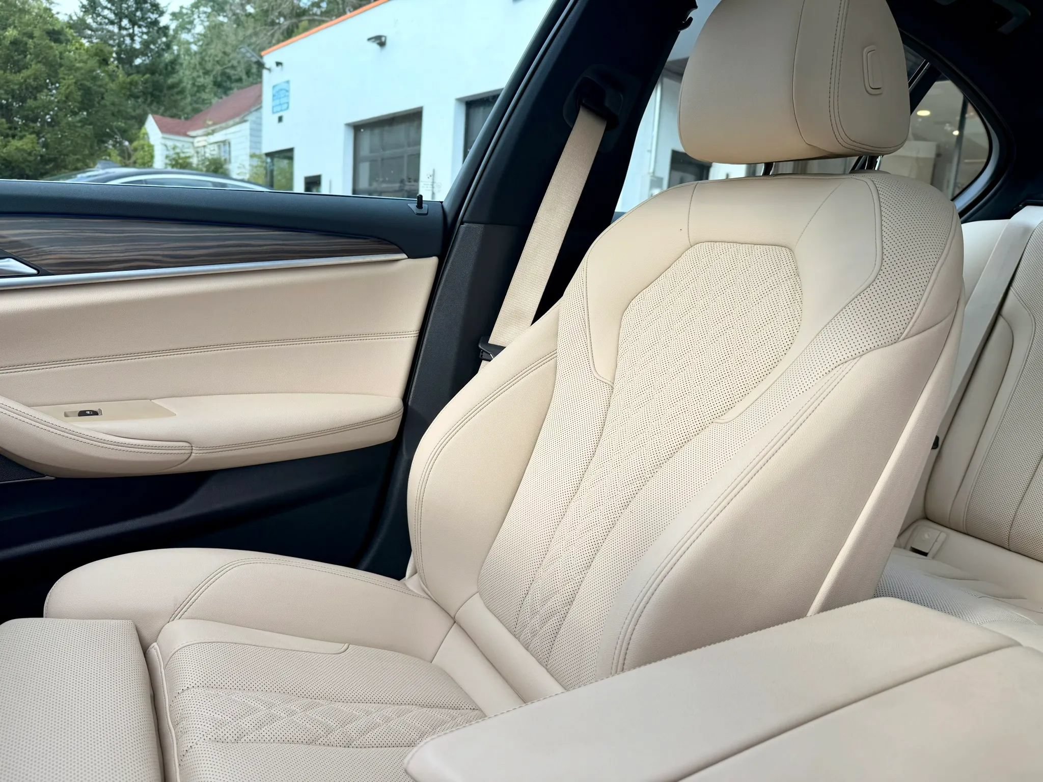 Used 2022 BMW 530i xDrive w/ Premium Package AWD/4WD image 27