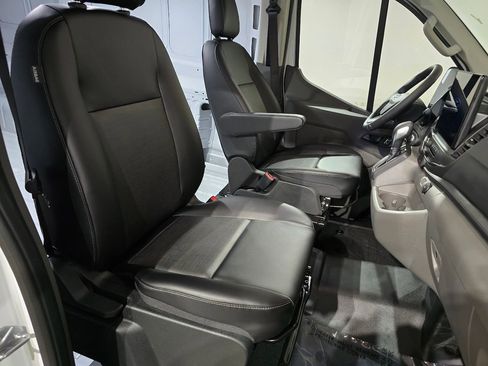 New 2025 Ford Transit 150 Low Roof image 31