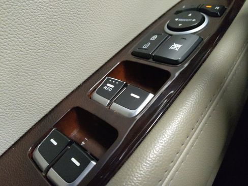 Used 2018 Kia Sorento LX image 27