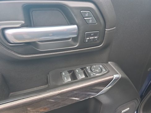 Used 2020 Chevrolet Silverado 2500 LTZ w/ LTZ Premium Package image 15