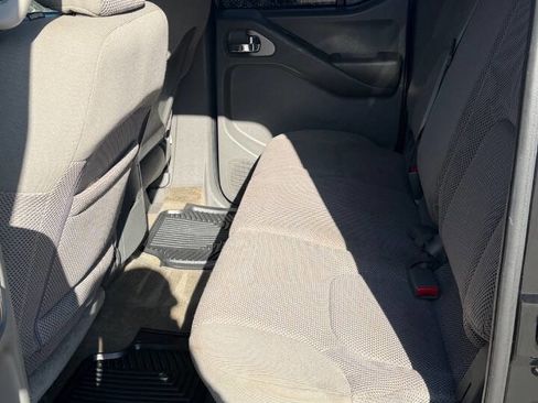 Used 2012 Nissan Frontier SV AWD/4WD image 10