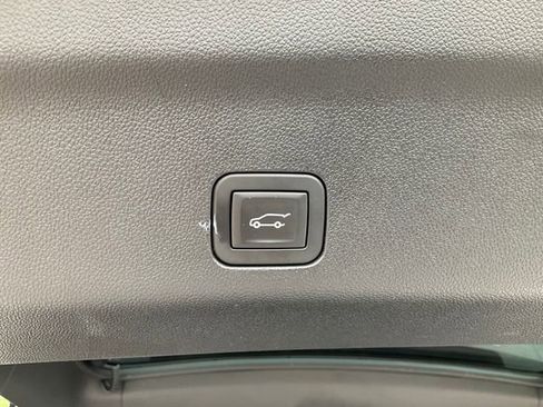 Used 2025 Chevrolet Tahoe LT AWD/4WD image 20